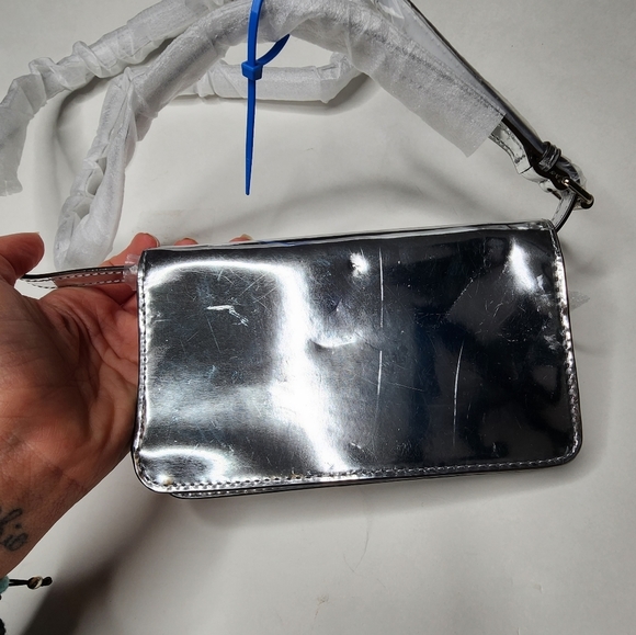 Henri Bendel Silver Floral Smartphone Wallet Purse Crossbody NWOT - Picture 7 of 11